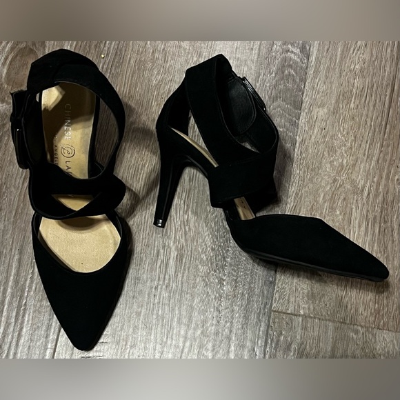 Chinese Laundry Black Pointed Toe Heels w/ crisscross strap, size 6 but fit 6.5. - Picture 1 of 8